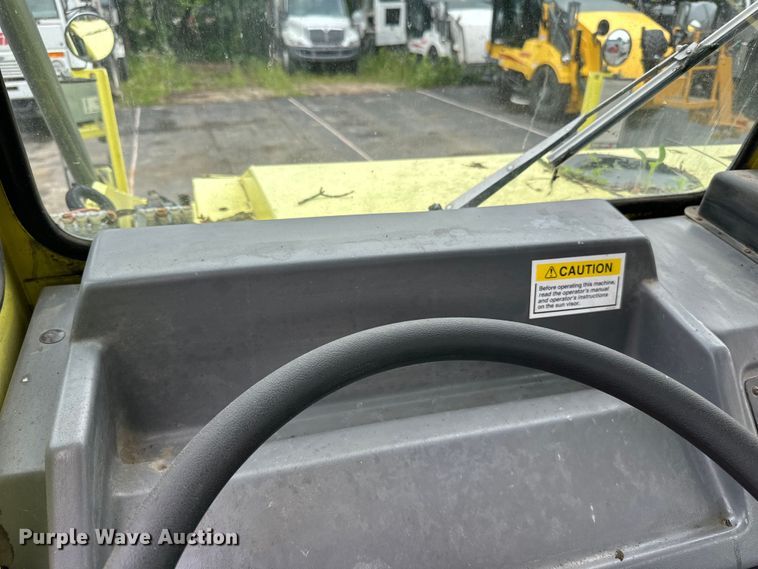 image for item DP8420 2004 Elgin Pellican Series P street sweeper