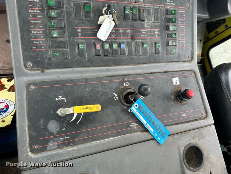 image for item DP8420 2004 Elgin Pellican Series P street sweeper