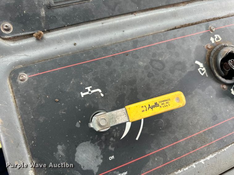 image for item DP8420 2004 Elgin Pellican Series P street sweeper