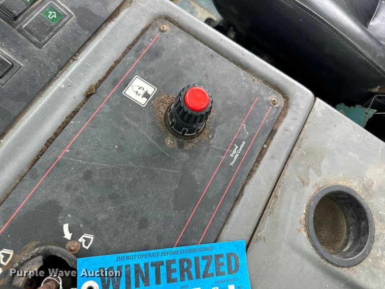 image for item DP8420 2004 Elgin Pellican Series P street sweeper