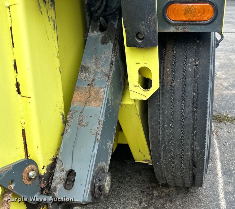 image for item DP8420 2004 Elgin Pellican Series P street sweeper