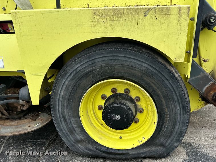 image for item DP8420 2004 Elgin Pellican Series P street sweeper