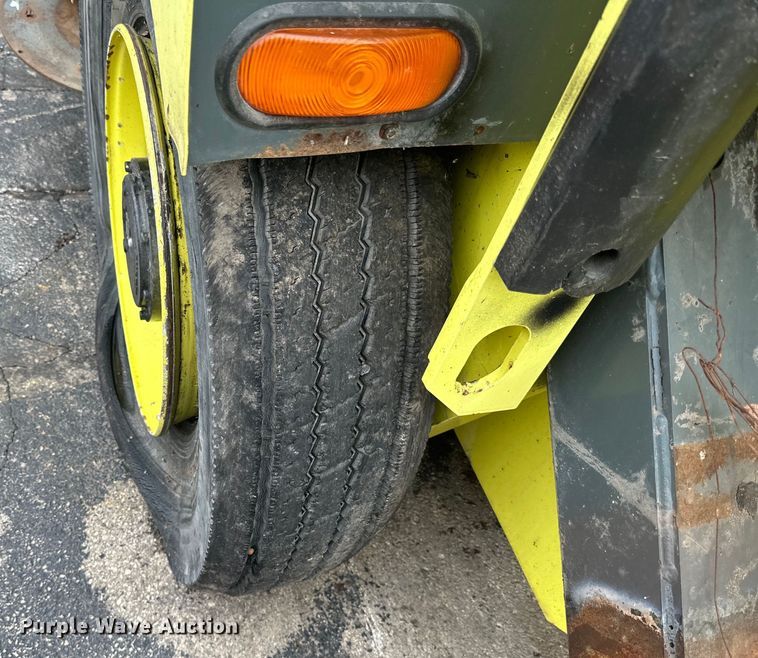 image for item DP8420 2004 Elgin Pellican Series P street sweeper