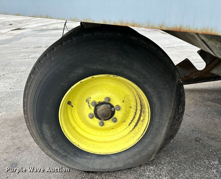 image for item DP8420 2004 Elgin Pellican Series P street sweeper