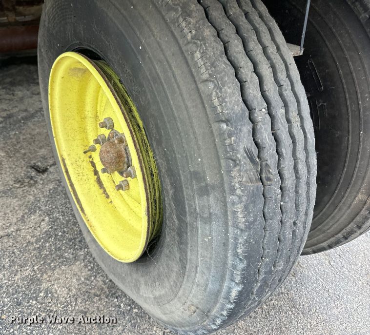 image for item DP8420 2004 Elgin Pellican Series P street sweeper