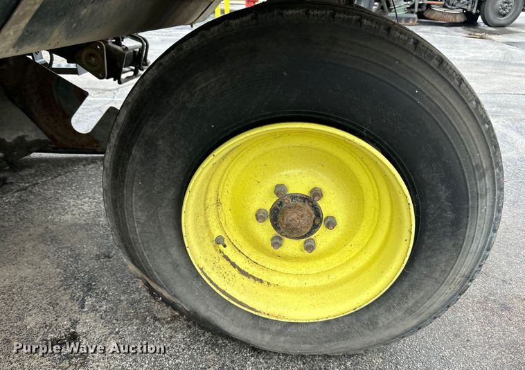 image for item DP8420 2004 Elgin Pellican Series P street sweeper