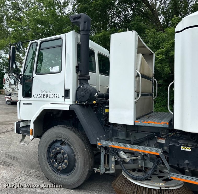 image for item DP8421 2007 Sterling  SC-8000 street sweeper truck