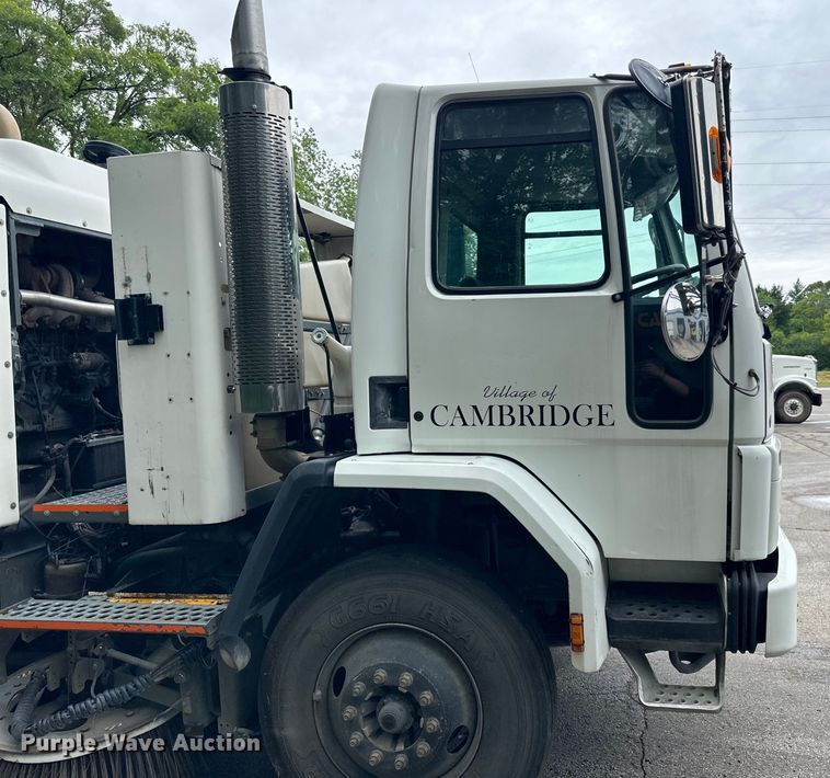 image for item DP8421 2007 Sterling  SC-8000 street sweeper truck