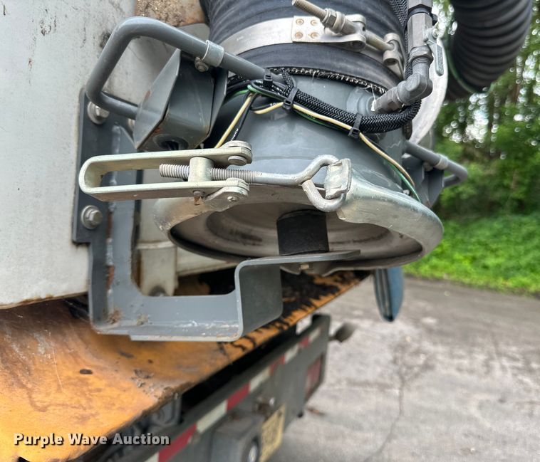 image for item DP8421 2007 Sterling  SC-8000 street sweeper truck