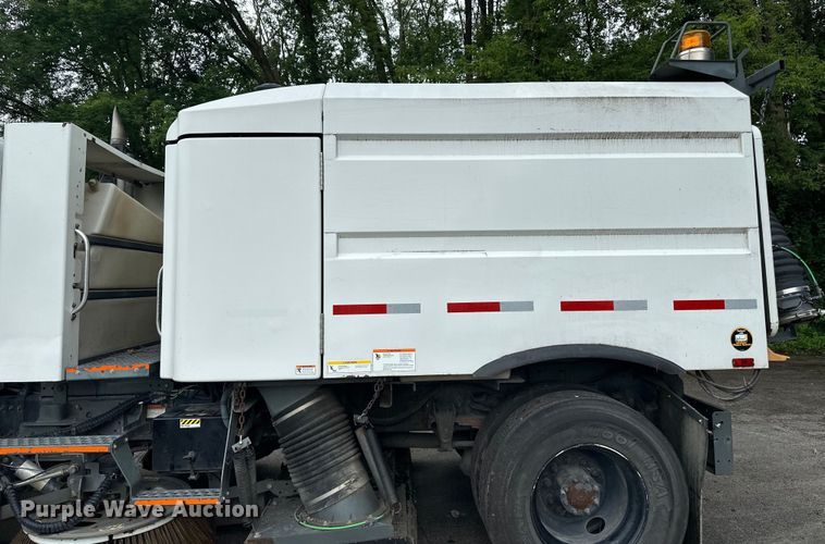image for item DP8421 2007 Sterling  SC-8000 street sweeper truck
