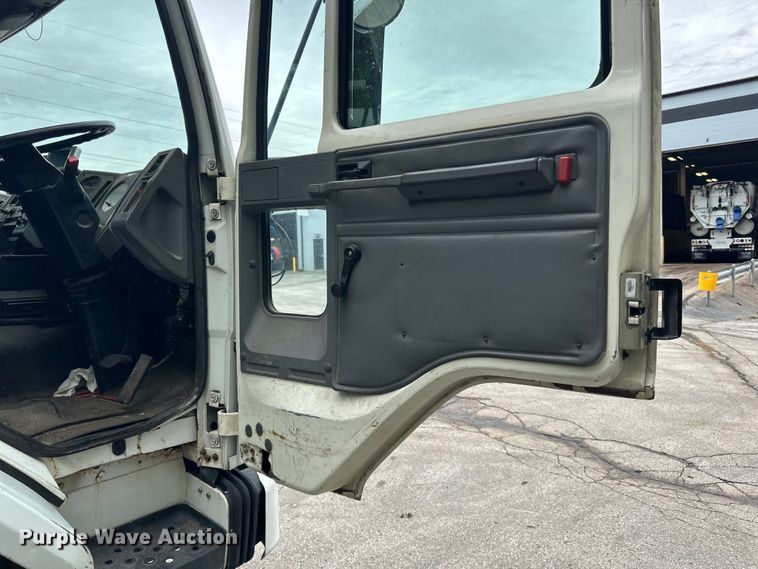 image for item DP8421 2007 Sterling  SC-8000 street sweeper truck