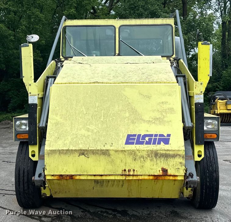 image for item DP8422 2004 Elgin  Pellican Series P street sweeper 