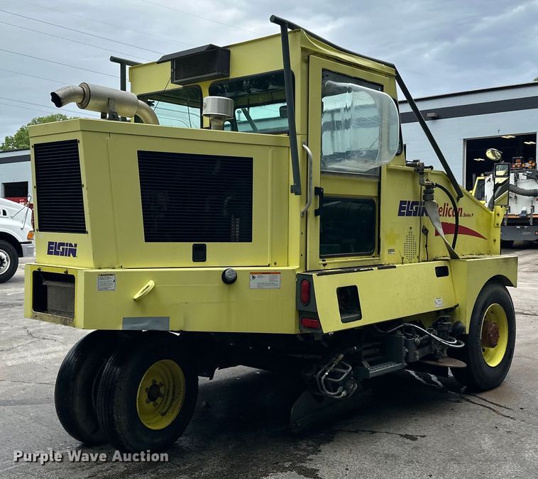 image for item DP8422 2004 Elgin  Pellican Series P street sweeper 