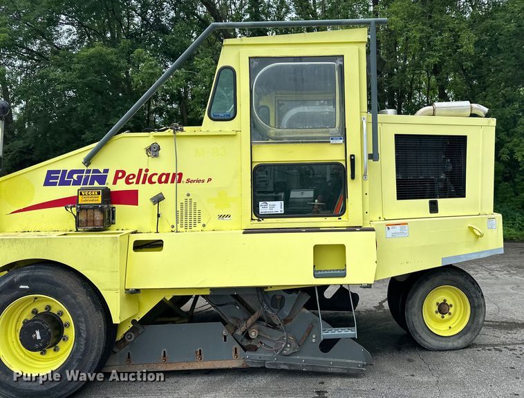image for item DP8422 2004 Elgin  Pellican Series P street sweeper 