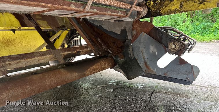 image for item DP8422 2004 Elgin  Pellican Series P street sweeper 