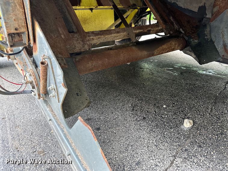 image for item DP8422 2004 Elgin  Pellican Series P street sweeper 