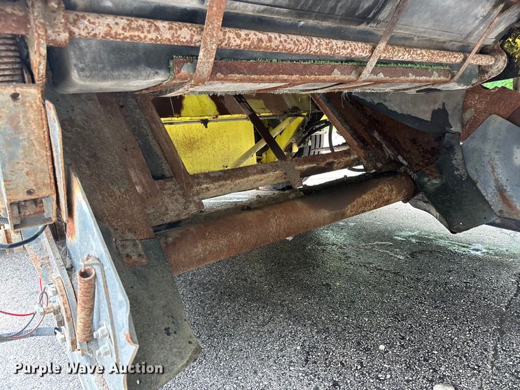 image for item DP8422 2004 Elgin  Pellican Series P street sweeper 