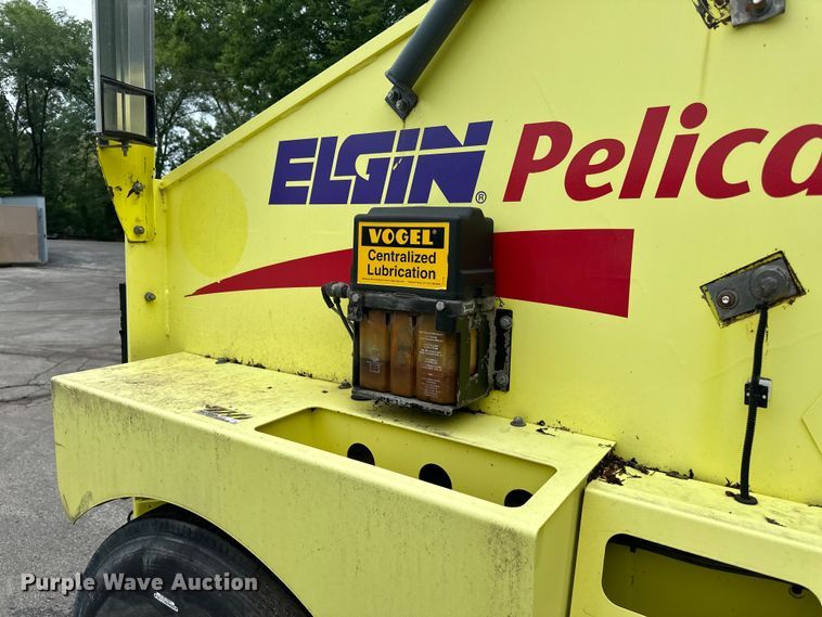 image for item DP8422 2004 Elgin  Pellican Series P street sweeper 