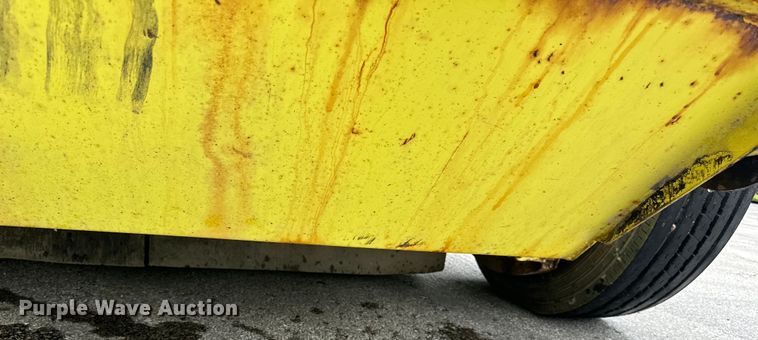 image for item DP8422 2004 Elgin  Pellican Series P street sweeper 