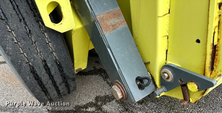 image for item DP8422 2004 Elgin  Pellican Series P street sweeper 