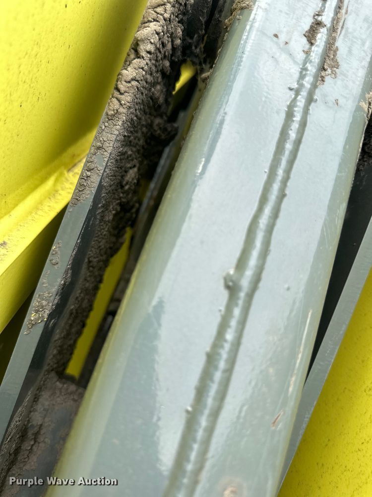 image for item DP8422 2004 Elgin  Pellican Series P street sweeper 