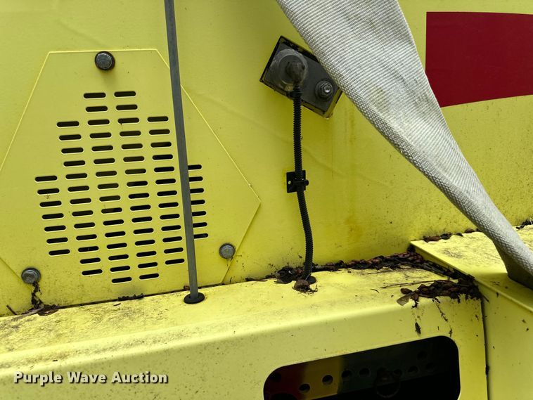 image for item DP8422 2004 Elgin  Pellican Series P street sweeper 