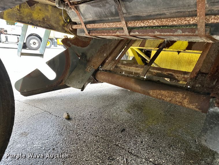 image for item DP8422 2004 Elgin  Pellican Series P street sweeper 