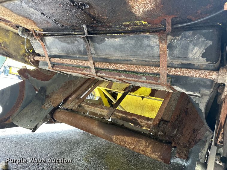 image for item DP8422 2004 Elgin  Pellican Series P street sweeper 