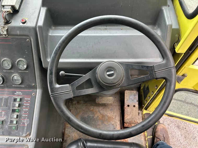 image for item DP8422 2004 Elgin  Pellican Series P street sweeper 