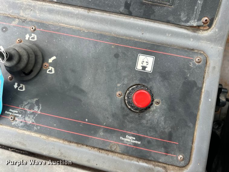 image for item DP8422 2004 Elgin  Pellican Series P street sweeper 