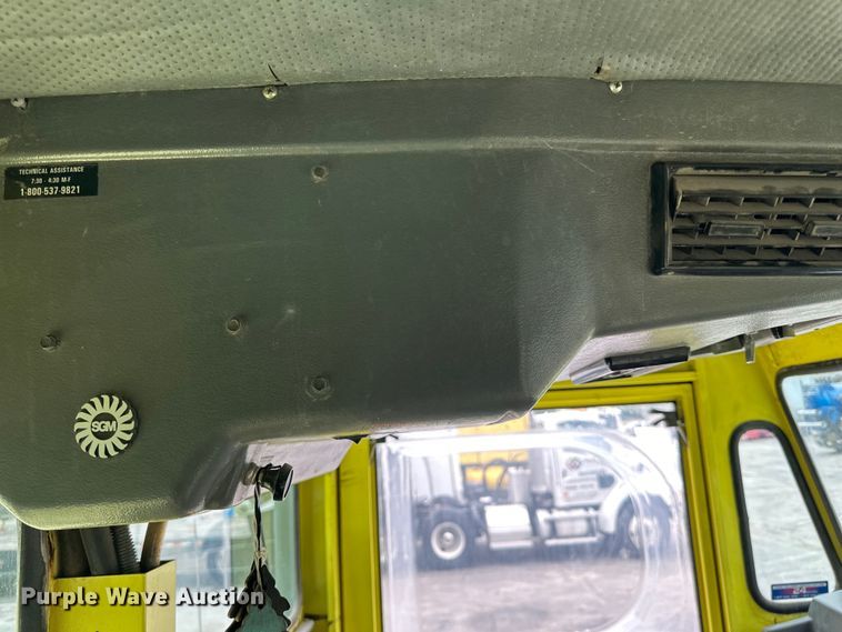 image for item DP8422 2004 Elgin  Pellican Series P street sweeper 