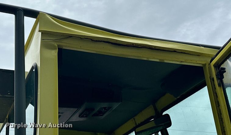 image for item DP8422 2004 Elgin  Pellican Series P street sweeper 