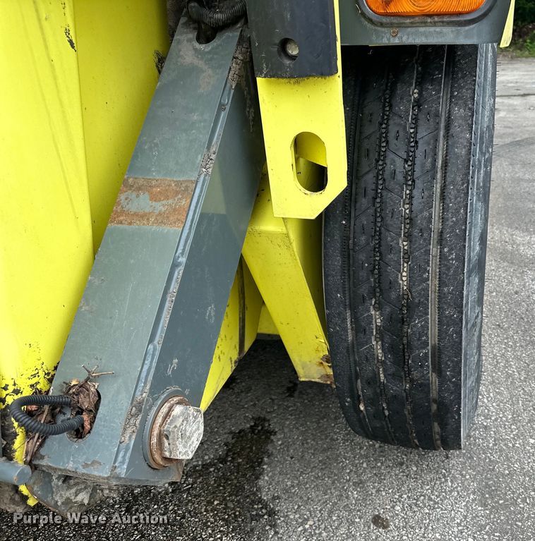 image for item DP8422 2004 Elgin  Pellican Series P street sweeper 