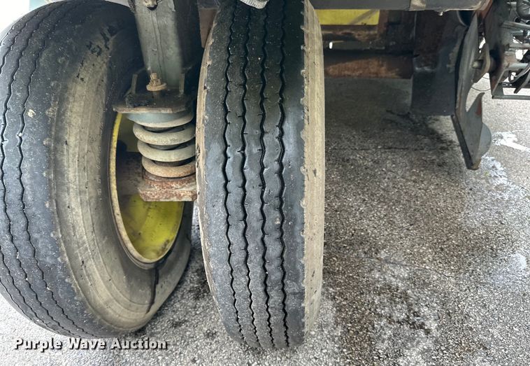 image for item DP8422 2004 Elgin  Pellican Series P street sweeper 