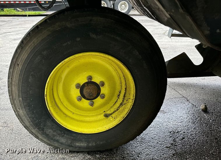 image for item DP8422 2004 Elgin  Pellican Series P street sweeper 