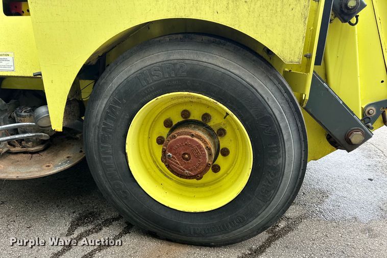 image for item DP8422 2004 Elgin  Pellican Series P street sweeper 