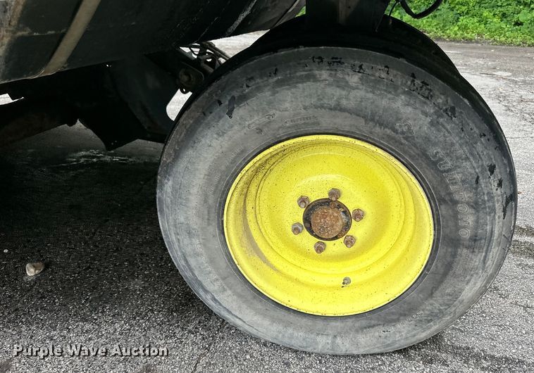 image for item DP8422 2004 Elgin  Pellican Series P street sweeper 