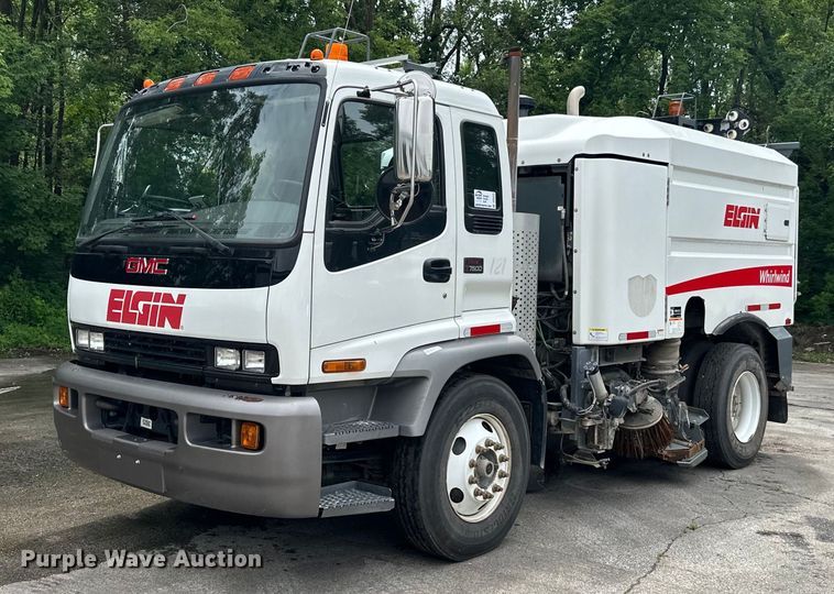 image for item DP8423 2009 GMC T7500 street sweeper truck