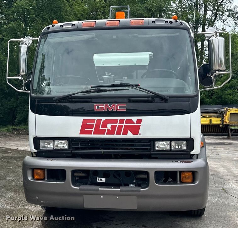 image for item DP8423 2009 GMC T7500 street sweeper truck