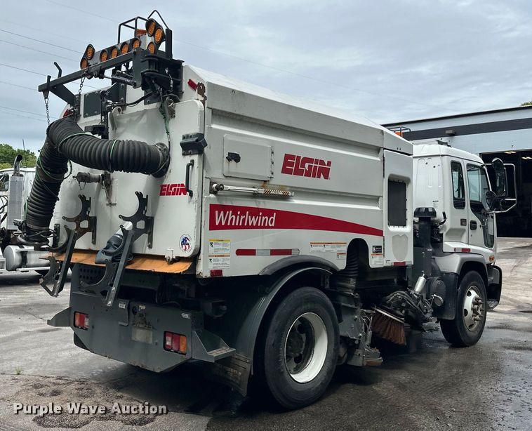 image for item DP8423 2009 GMC T7500 street sweeper truck