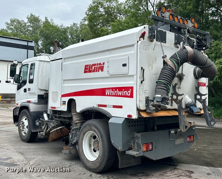 image for item DP8423 2009 GMC T7500 street sweeper truck