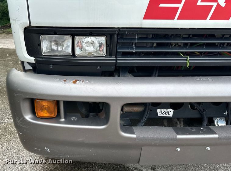 image for item DP8423 2009 GMC T7500 street sweeper truck