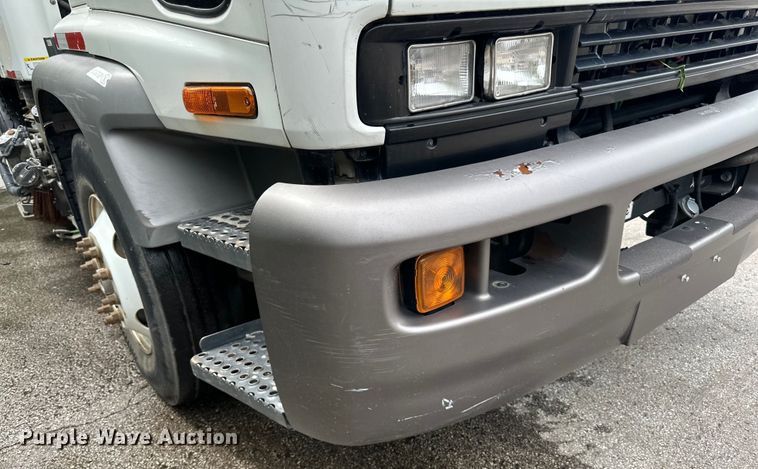 image for item DP8423 2009 GMC T7500 street sweeper truck