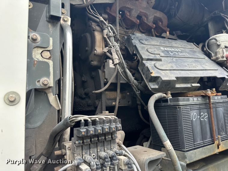 image for item DP8423 2009 GMC T7500 street sweeper truck