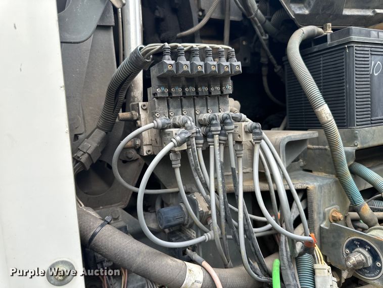 image for item DP8423 2009 GMC T7500 street sweeper truck