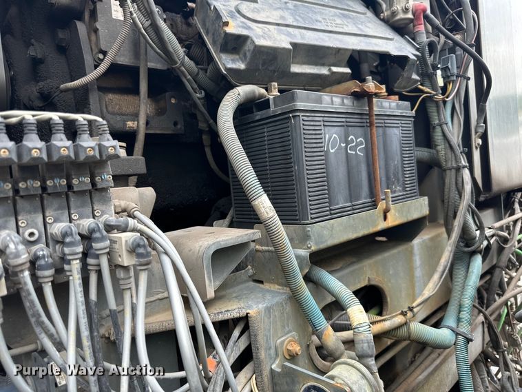 image for item DP8423 2009 GMC T7500 street sweeper truck