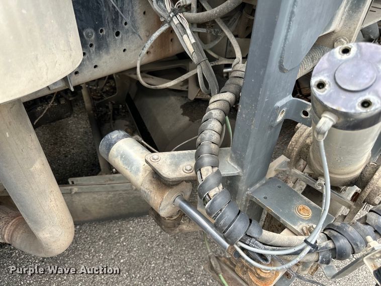 image for item DP8423 2009 GMC T7500 street sweeper truck