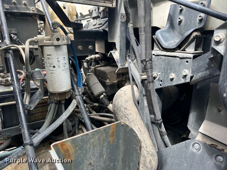 image for item DP8423 2009 GMC T7500 street sweeper truck