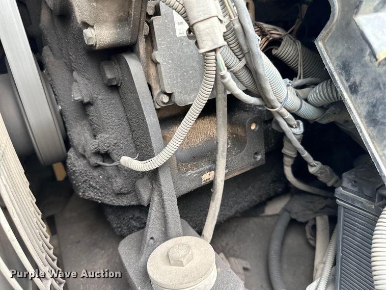 image for item DP8423 2009 GMC T7500 street sweeper truck