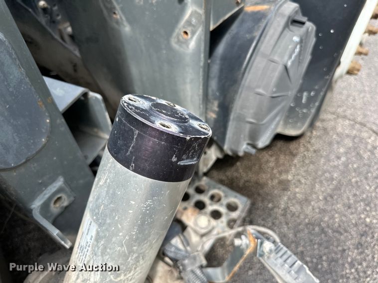 image for item DP8423 2009 GMC T7500 street sweeper truck